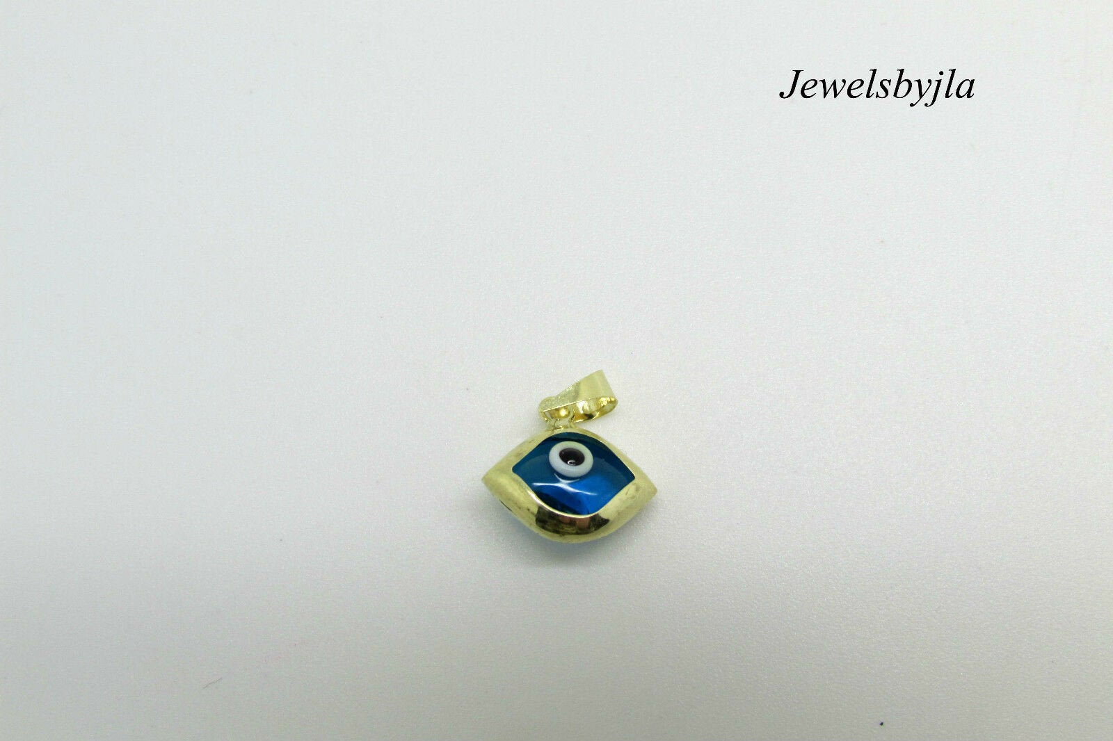 14K Pretty Yellow Gold Evil Eye Pendant 1.1 Grams