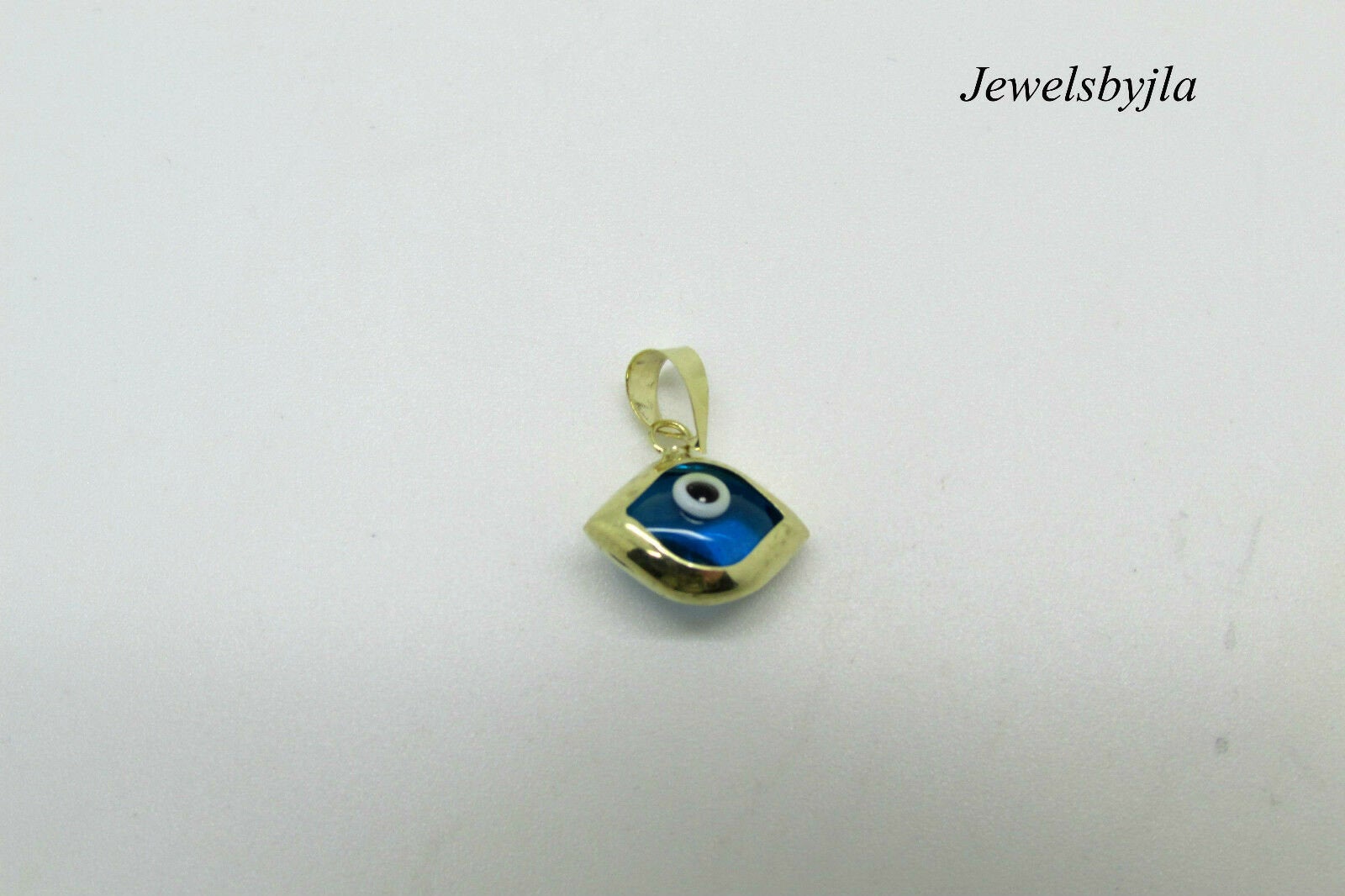 14K Pretty Yellow Gold Evil Eye Pendant 1.1 Grams