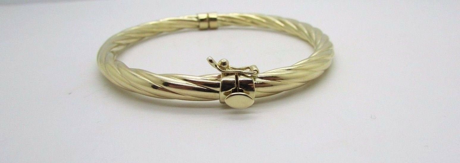 14K Pretty Yellow Gold Thick Twisted Bracelet 7.8 Grams