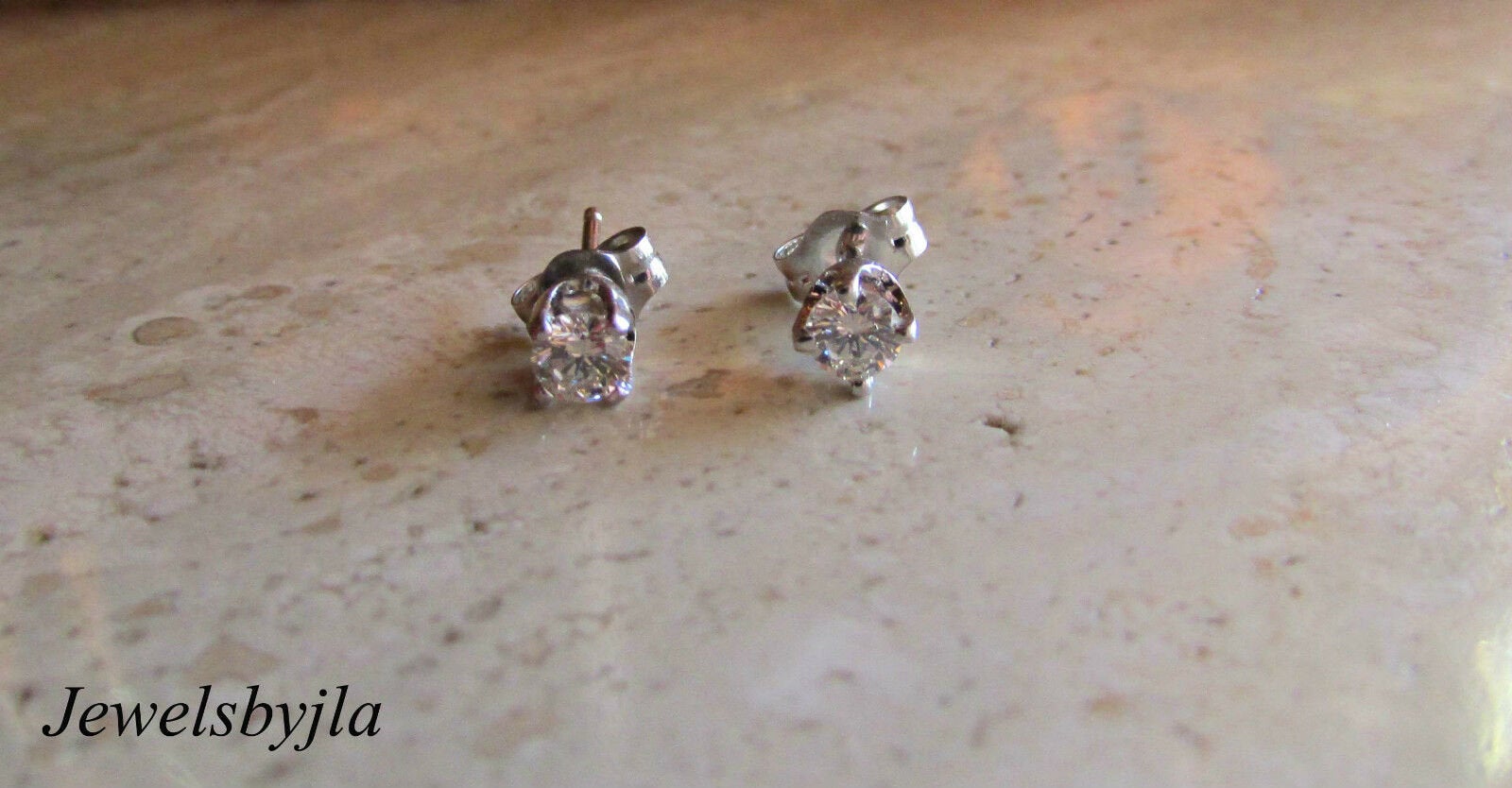 14K Pretty White Gold Clean Round Diamond Stud Earrings .30 Cts H Vs