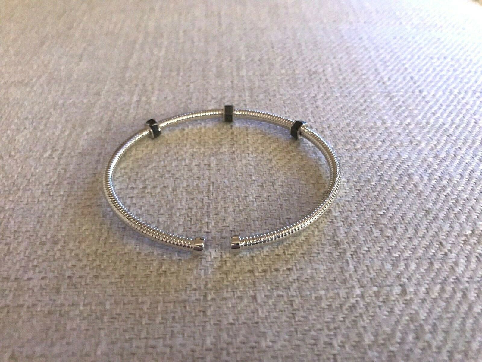 14K Pretty White Gold Small Hammered Cuff Bracelet With Onyx Bolts 5.7 Grams