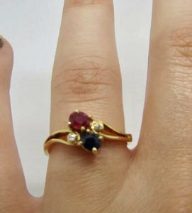 14K Yellow Gold Ladies Pretty Ring With Sapphire Diamond Ruby Stones 2.5 Grams