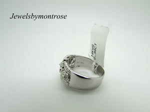 18K Pretty White Gold Ring With Round Filigree Pav Diamonds 6.5 Grams 0.30 Cts