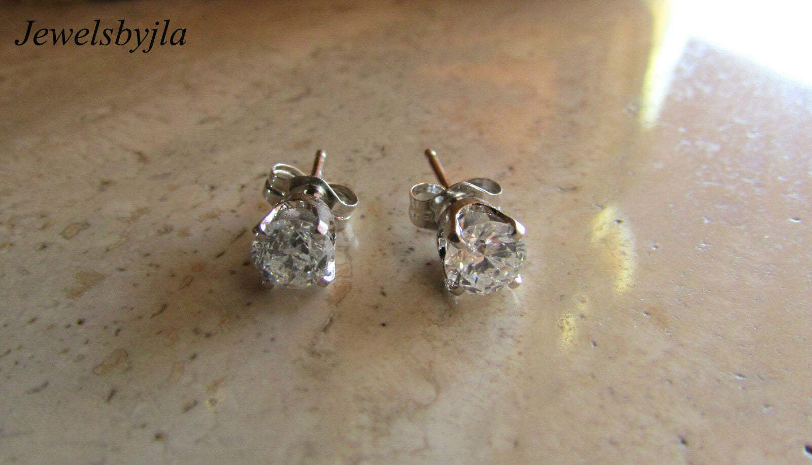 14K Pretty White Gold Clean Round Diamond Stud Earrings .82 Points G Si2