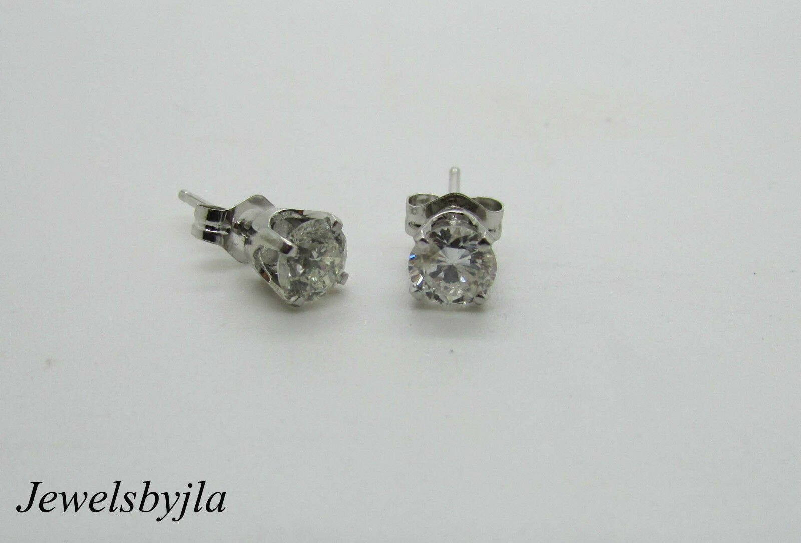 14K Pretty White Gold Clean Round Diamond Stud Earrings .82 Points G Si2