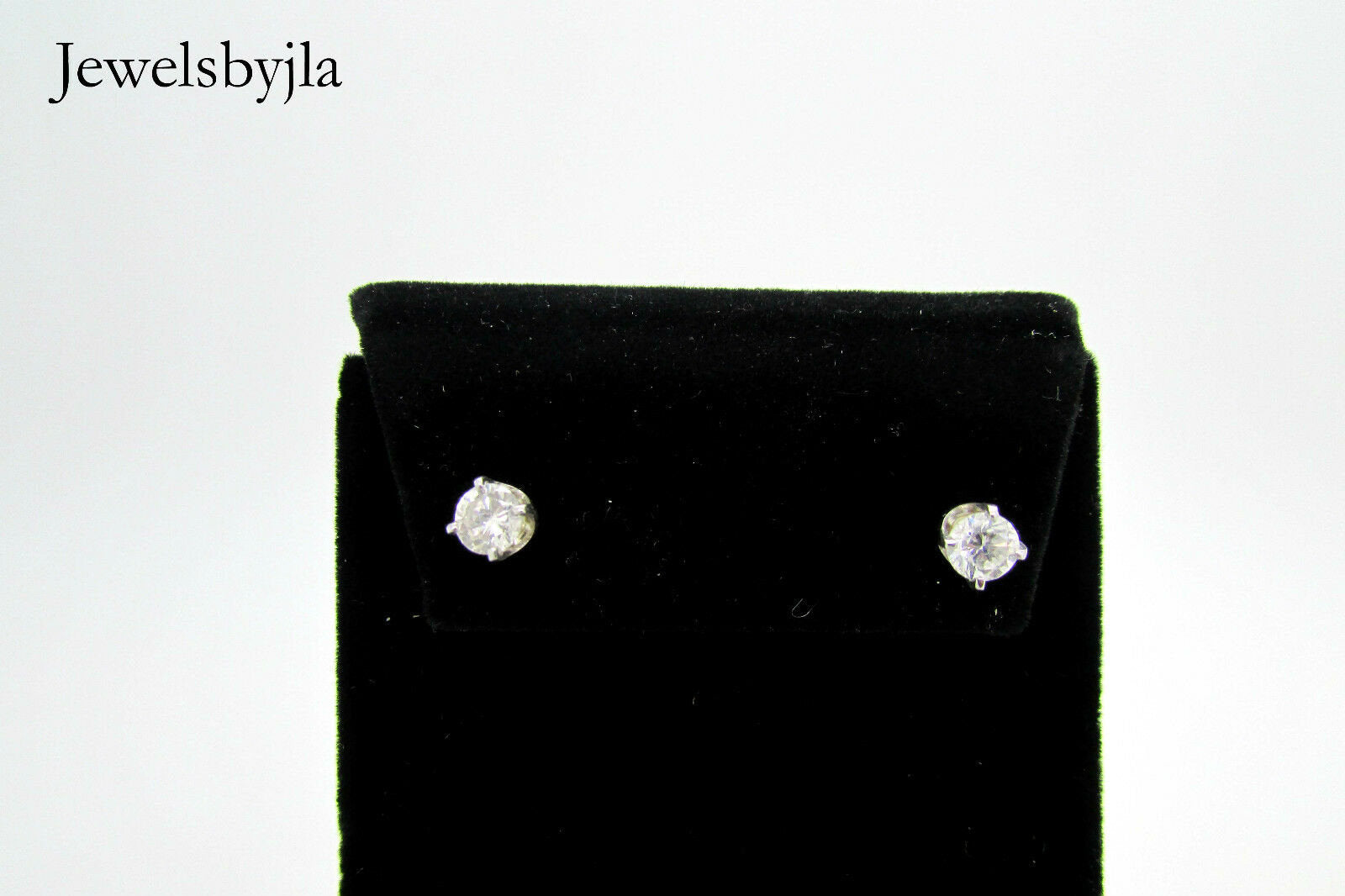 14K Pretty White Gold Clean Round Diamond Stud Earrings .82 Points G Si2