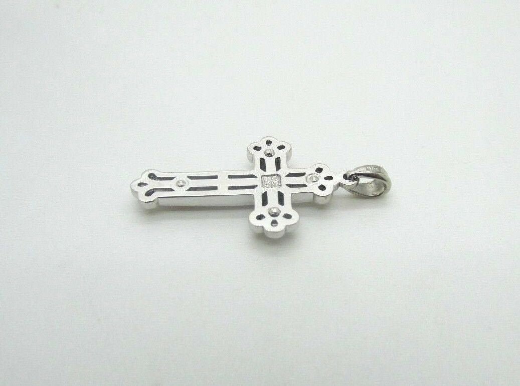 14K Pretty White Gold Cross With White Gold Screw Circles On The Corners