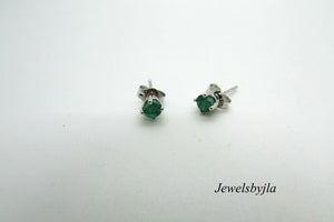 14K Pretty White Gold Round Emerald Stud Earrings .50 Points