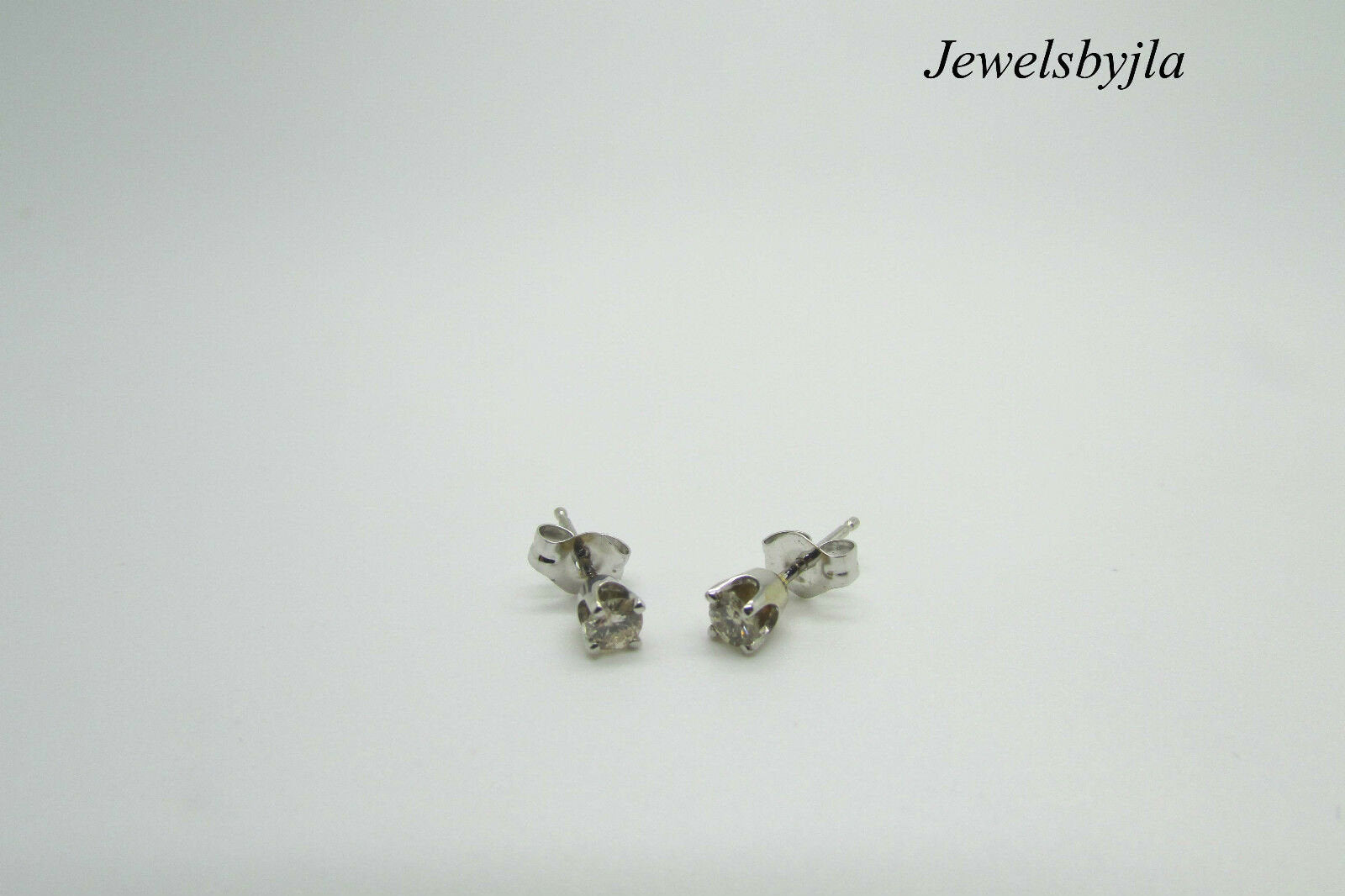 14K Pretty White Gold Round Diamond Stud Earrings .25 Points I Color I1 Clarity