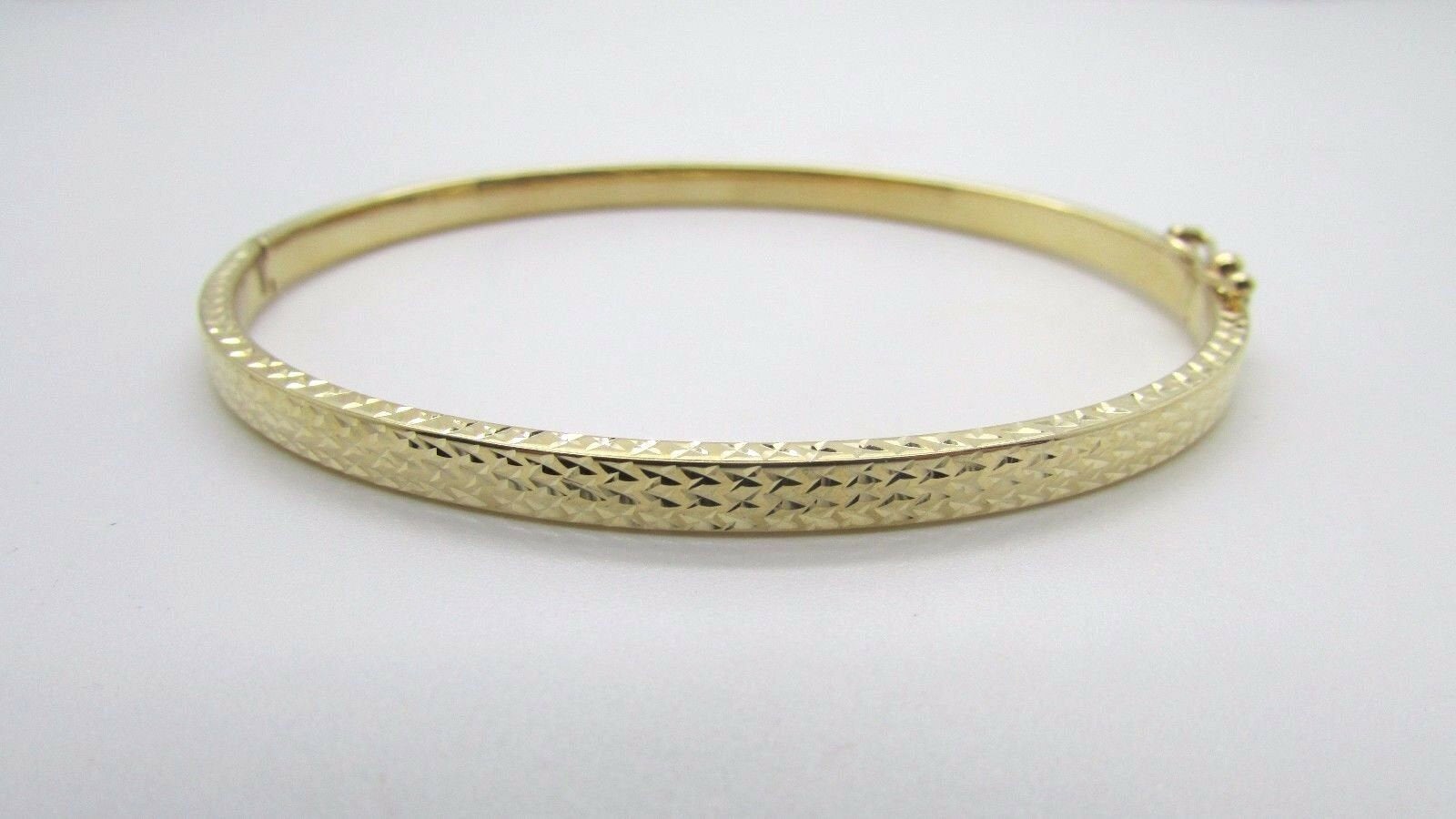 14K Pretty Yellow Gold High Polished Hammered Bracelet 5.3 Grams
