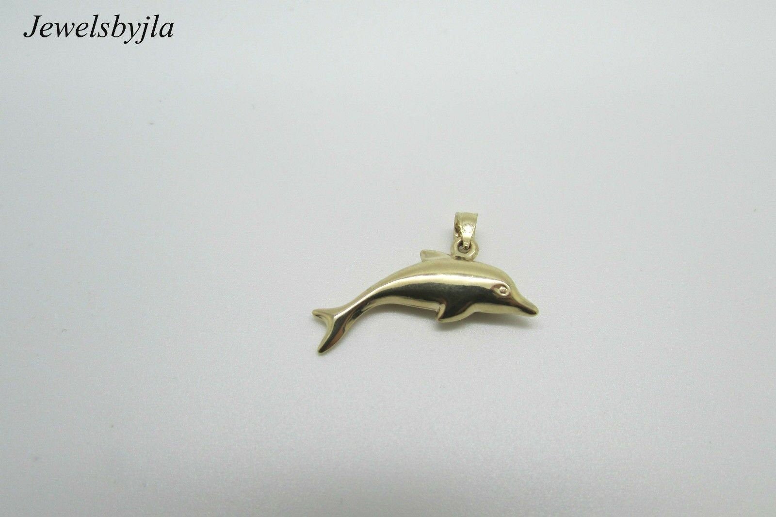 14K Pretty Yellow Gold Single Curved Dolphin Pendant 1 Gram