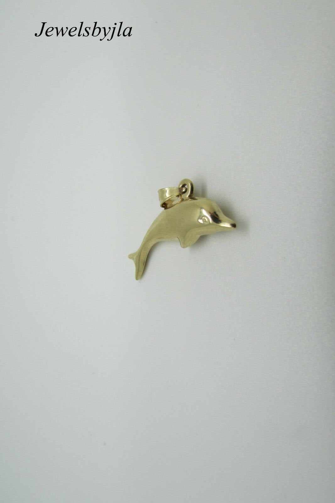 14K Pretty Yellow Gold Single Curved Dolphin Pendant 1 Gram