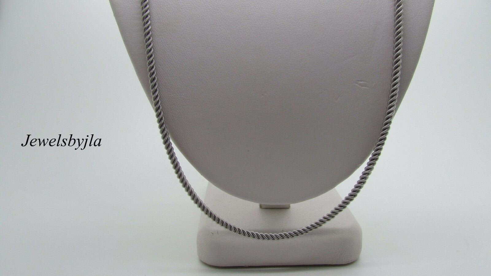 14K Pretty White Gold Twisted Thick Chain 20 Inches 10.5 Grams 2.4 Mm