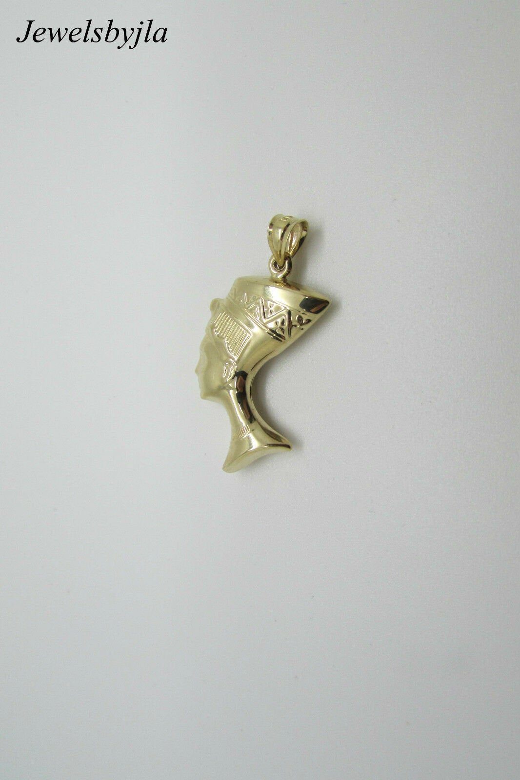 14K Pretty Yellow Gold 3-D Pendant Of Queen Nefertiti Of Egypt 2 Grams