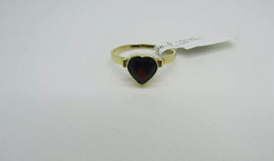 14K Yellow Gold Ladies Pretty Heart Shaped Garnet Ring 2.1 Grams Size 6.5