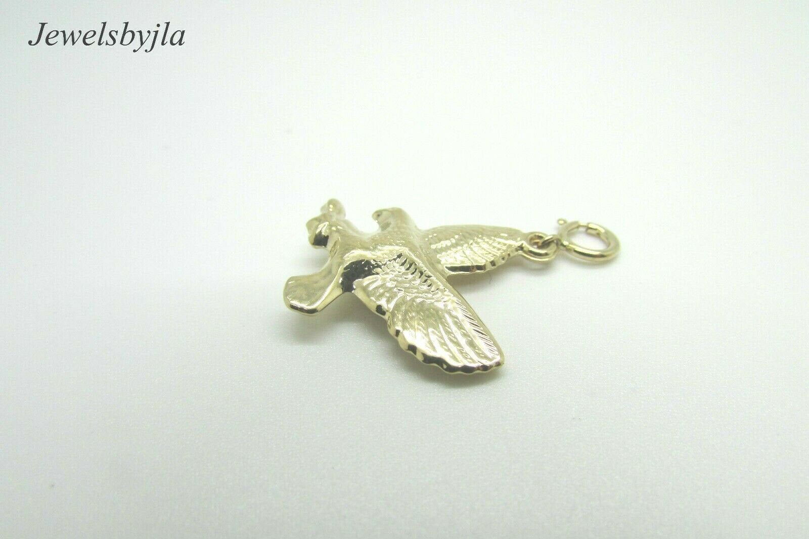 14K Yellow Gold Pretty Flying Eagle Pendant/Charm 1.4 Grams