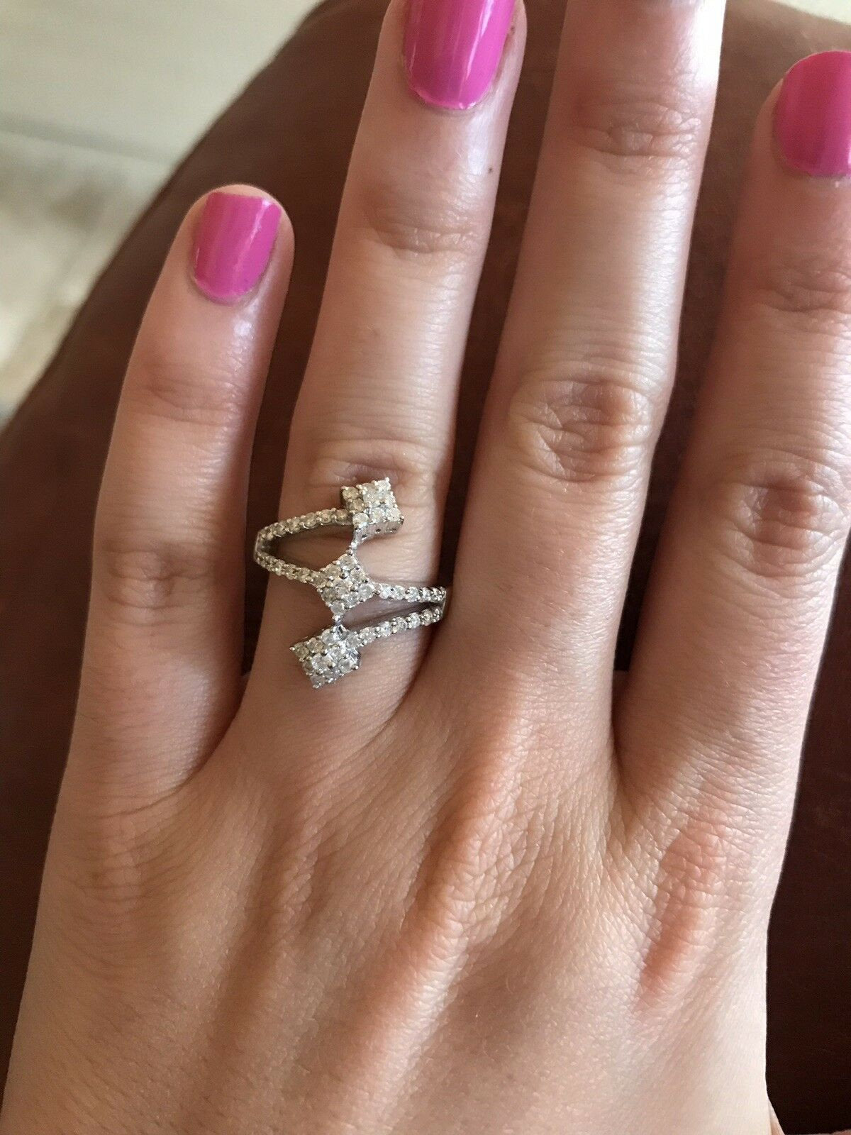 14K Pretty White Gold Vertical Three Tier Ring and Round Diamonds Size7 0.74 Cts