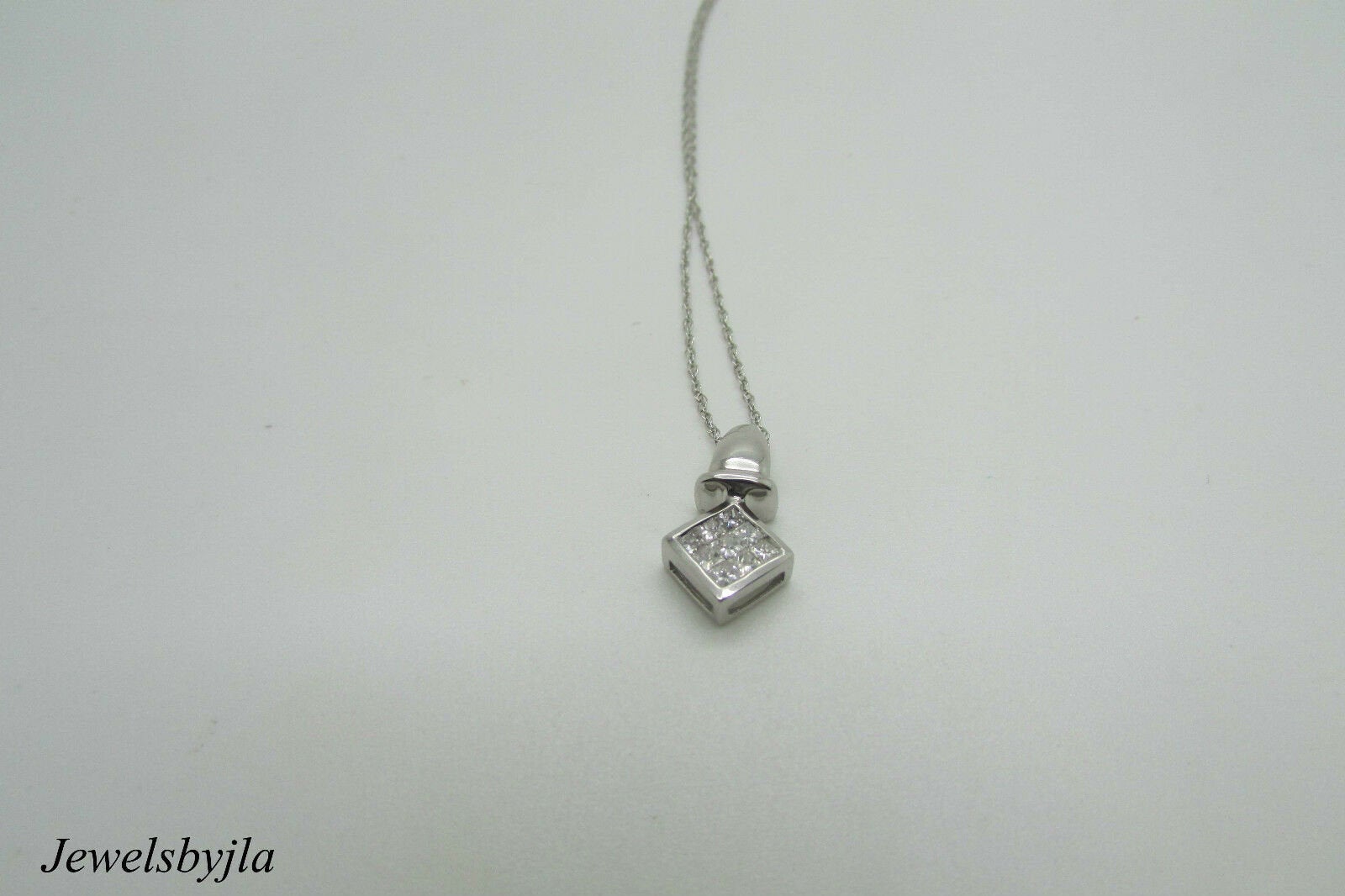 14K Pretty White Gold Square Pendant With 9 Princess Cut Diamonds 0.26 Cts