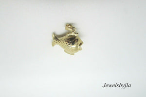 14K Pretty Yellow Gold Puffed Fish Face Pendant 1.4 Grams