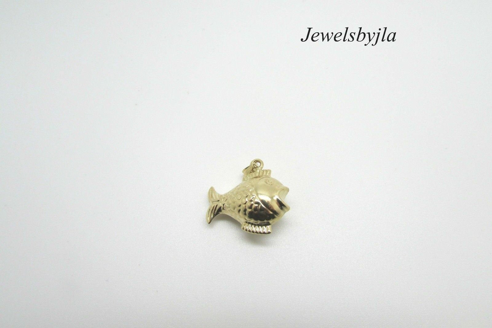 14K Pretty Yellow Gold Puffed Fish Face Pendant 1.4 Grams
