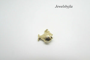 14K Pretty Yellow Gold Puffed Fish Face Pendant 1.4 Grams
