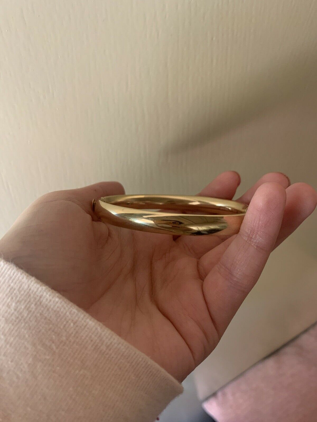 14K Yellow Gold Ladies Thick Pretty Bangle Bracelet 11.5 Grams