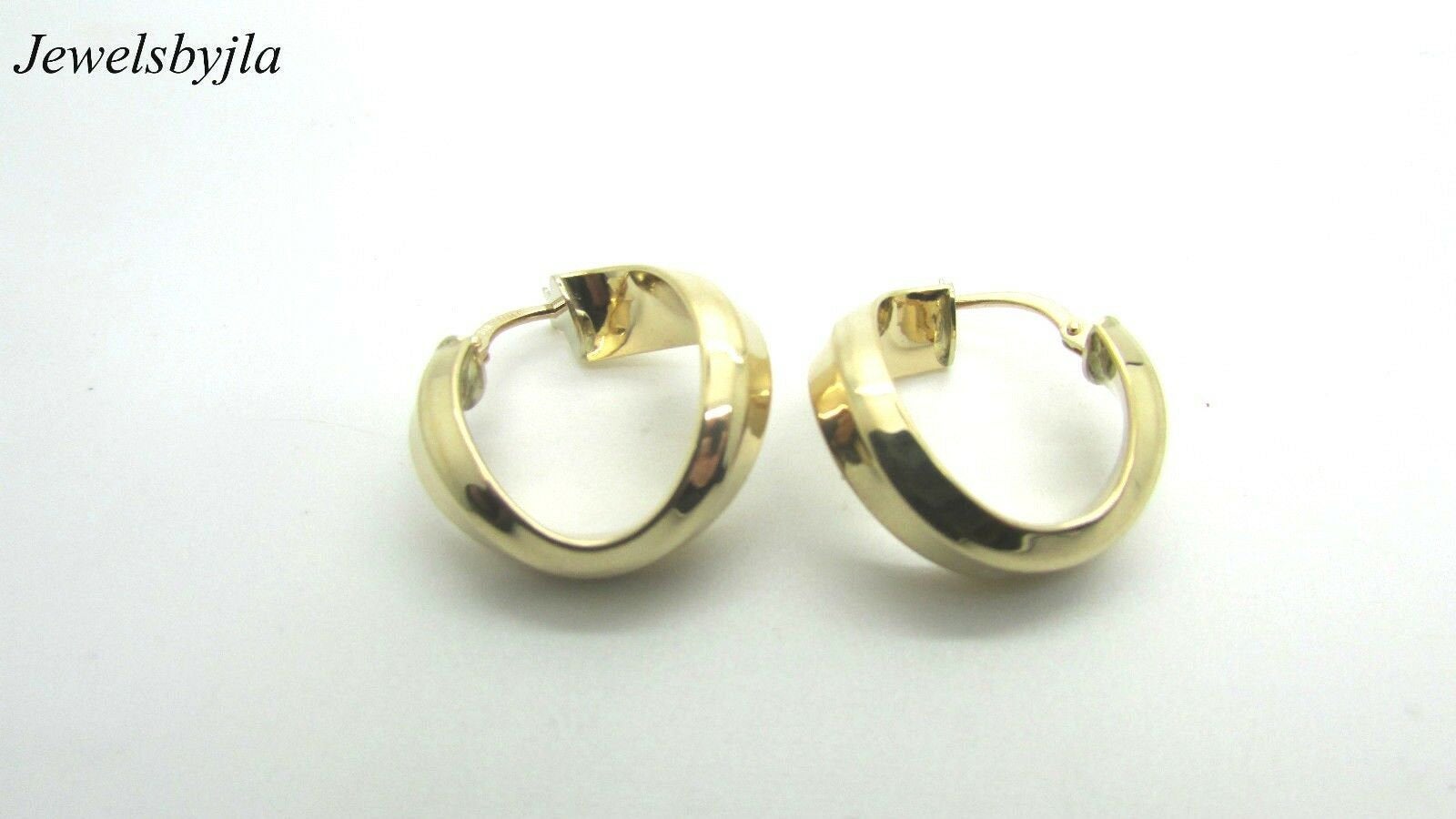 14K Pretty Ladies Yellow Gold Polished Curved Small Hoop Earrings 2.1 Grams