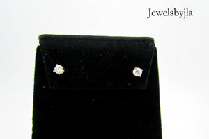 14K Pretty White Gold Round Diamond Stud Earrings .33 Points