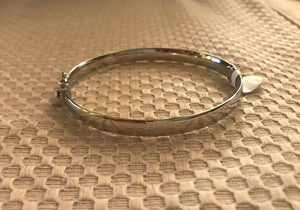 14K White Gold Ladies Thick Pretty Bangle Bracelet 8 Grams