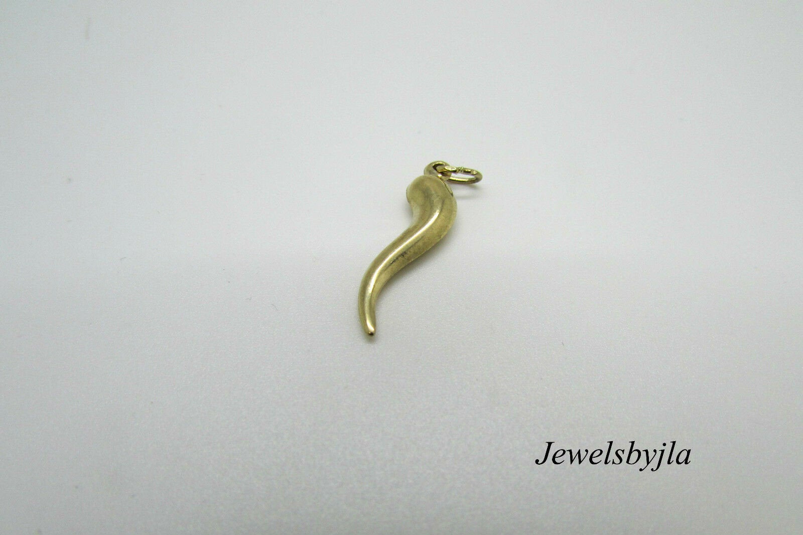 14K Yellow Gold Pretty Italian Horn Cornicello Pendant .50 Grams