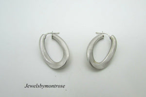 14K White Gold Pretty Oval Drop Earrings With Matte Finish 3.5 Grams