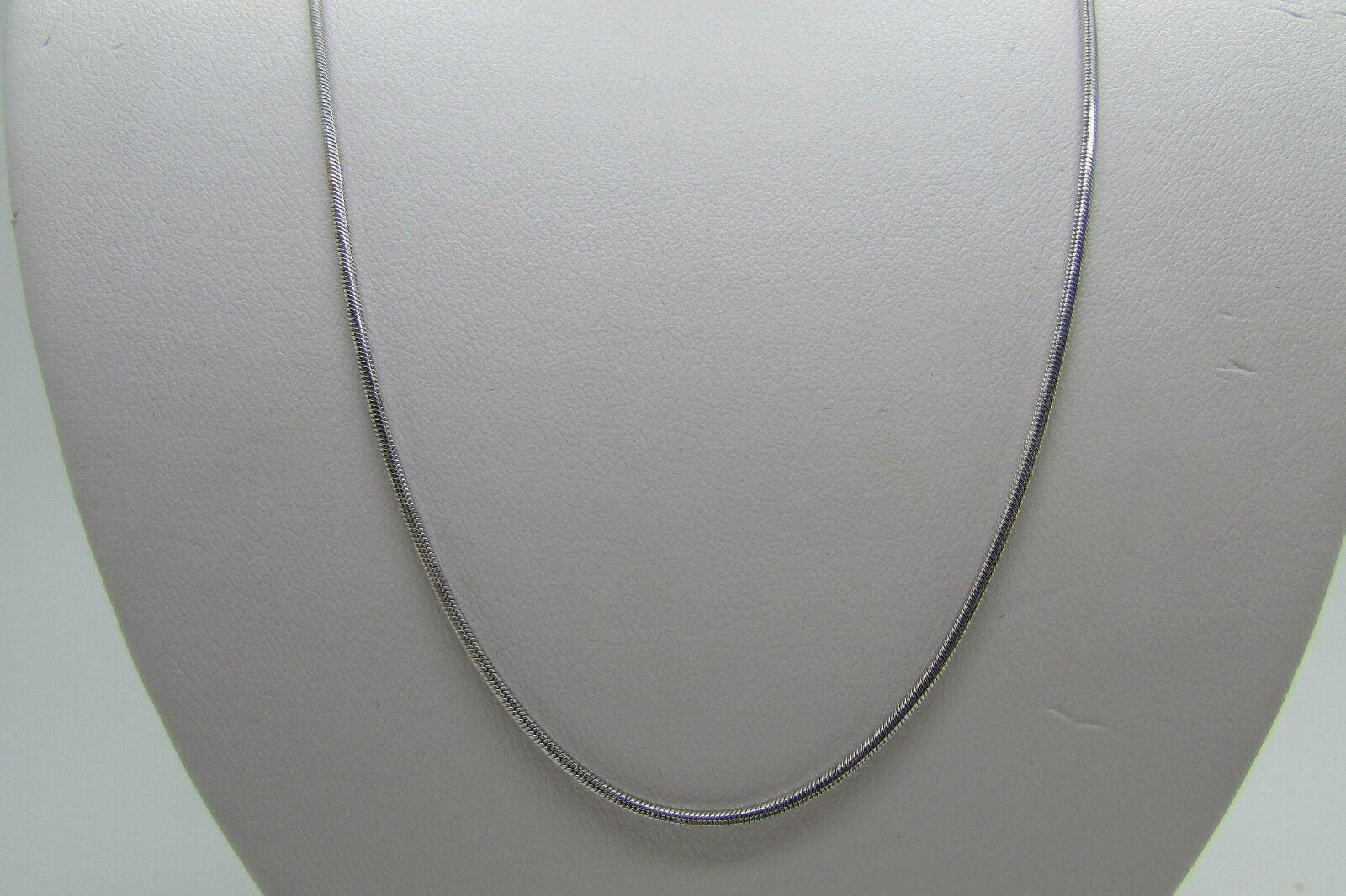 14K Solid White Gold Pretty Round Square Snake Chain 16 Inches 5.2 Grams Italy