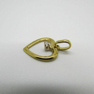 14K Pretty Yellow Gold Thin Heart Pendant With Round Diamond On Top 1.3 Grams