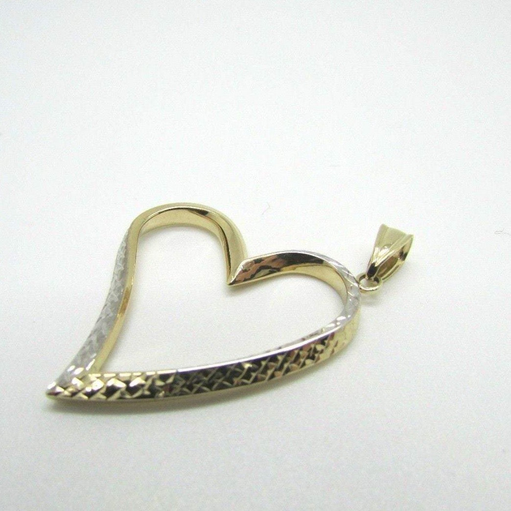 14K Pretty Yellow Gold Diamond Cut Curved Open Heart Pendant 1.3 Grams
