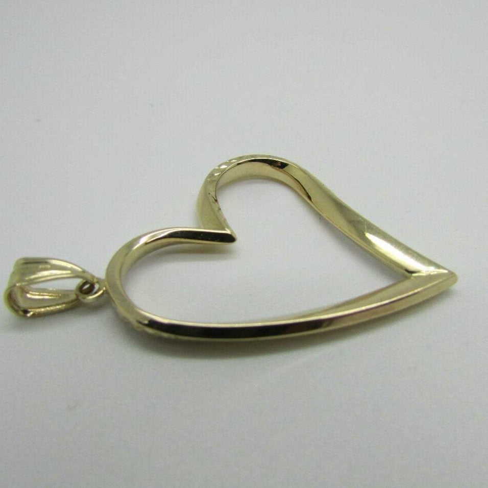 14K Pretty Yellow Gold Diamond Cut Curved Open Heart Pendant 1.3 Grams