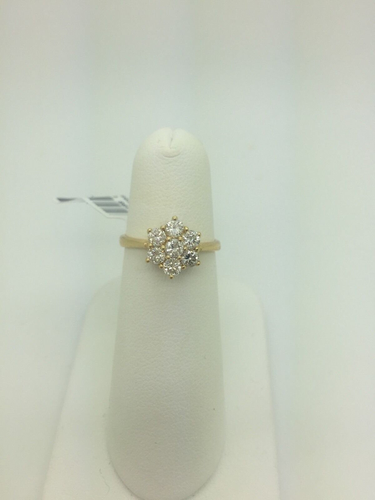 18K Yellow Gold Cluster Ring With Round Diamonds 3.5 Grams Size 6 .75 Cts