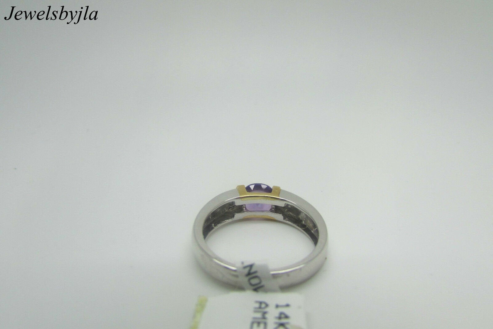 14K Two Tone Gold Pretty Round Shape Amethyst Ladies Ring 3.9 Grams