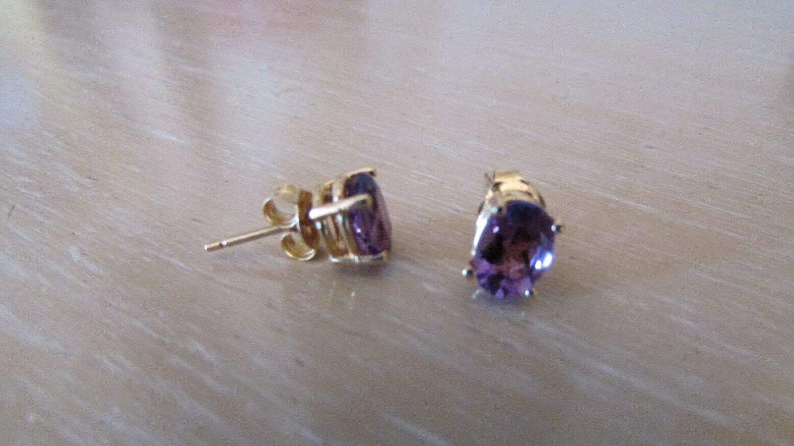 14K Pretty Yellow Gold Oval Amethyst Stud Earrings 1.3 Grams 1.48 Cts