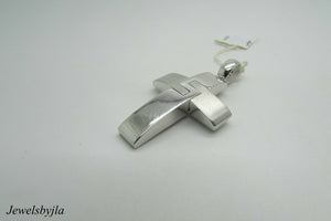 14K White Gold Thick Cross Pendant With Cut Out Cross Designs On Back 7.9 Grams