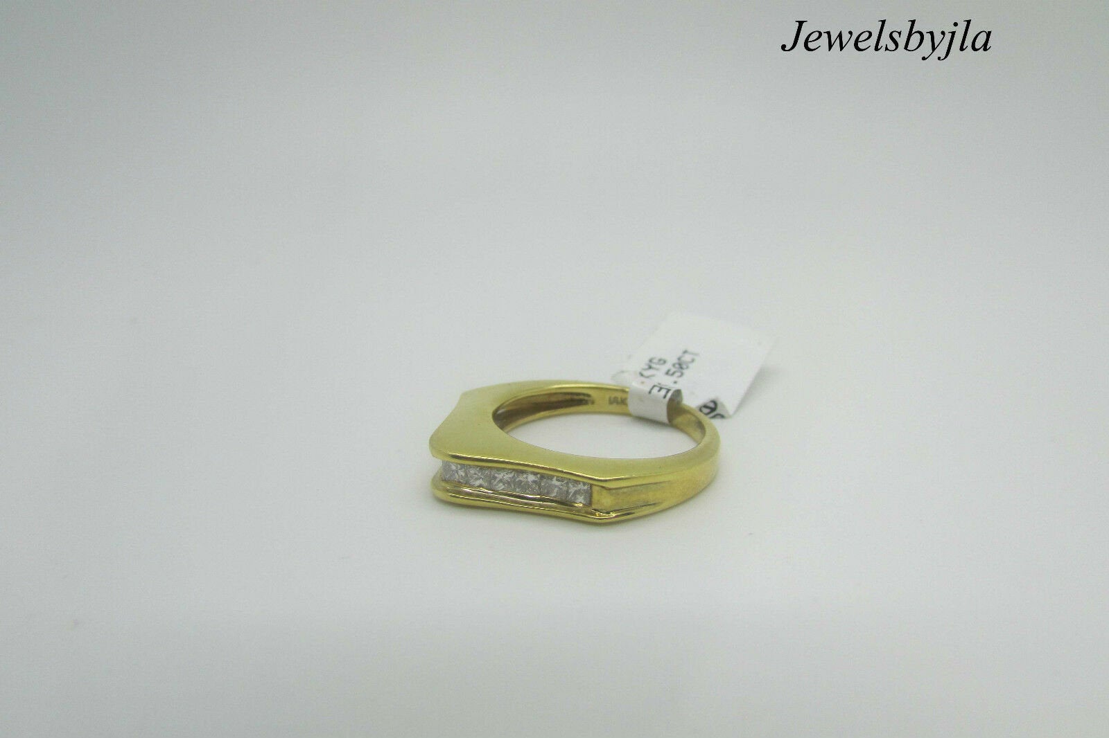 18K Yellow Gold Pretty Curved Ring Band With 12 Princess Cut Diamonds .50 Cts