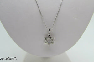 14K White Gold Pretty Star Of David Pendant With 6 Round Diamonds 0.08 Cts