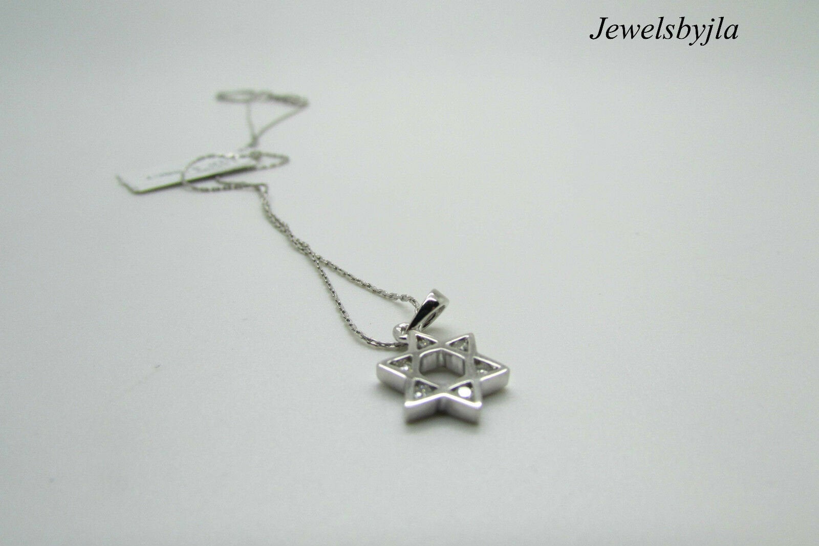 14K White Gold Pretty Star Of David Pendant With 6 Round Diamonds 0.08 Cts