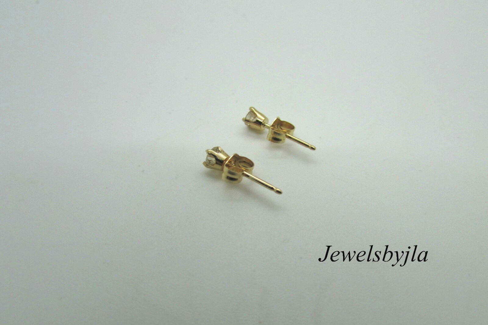 14K Pretty Yellow Gold Round Diamond Stud Earrings .25 Points I Color I1 Clarity