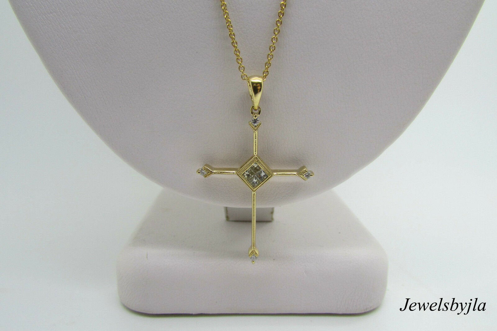 14K Pretty Yellow Gold Cross With Round And Princess Cut Diamonds 0.22 Cts