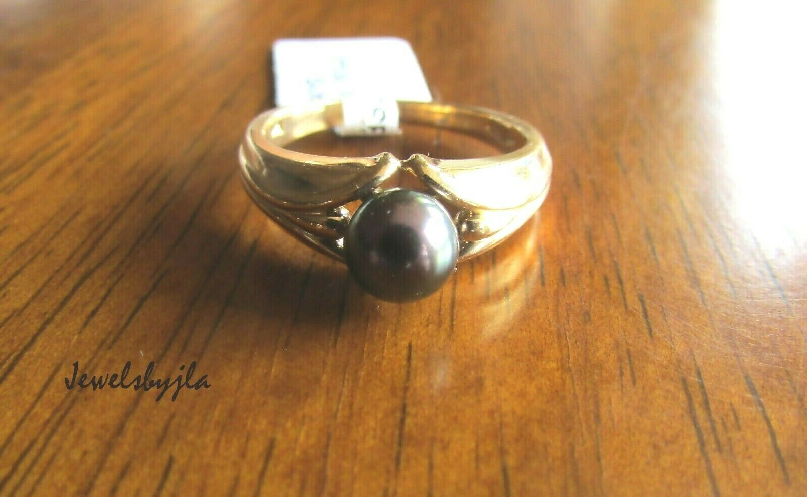 14K Pretty Yellow Gold Ring With Round Black Pearl 4 Grams Size 7 Sizable