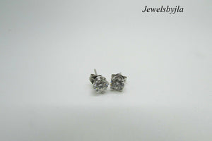 14K Pretty White Gold Clean Round Diamond Stud Earrings .85 Points G Si2