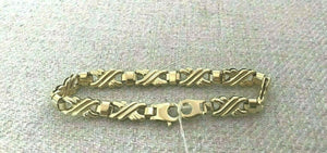 14K Pretty Yellow Gold Thick Bracelet With Bar Design 14.5 Grams