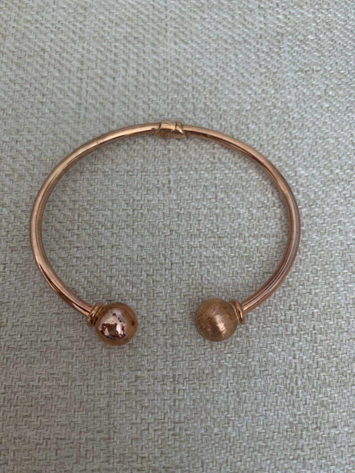 14K Pretty Rose Gold Cuff Bracelet W/ 2 Polished/ Matte Balls Lined Up 7.5 Grams