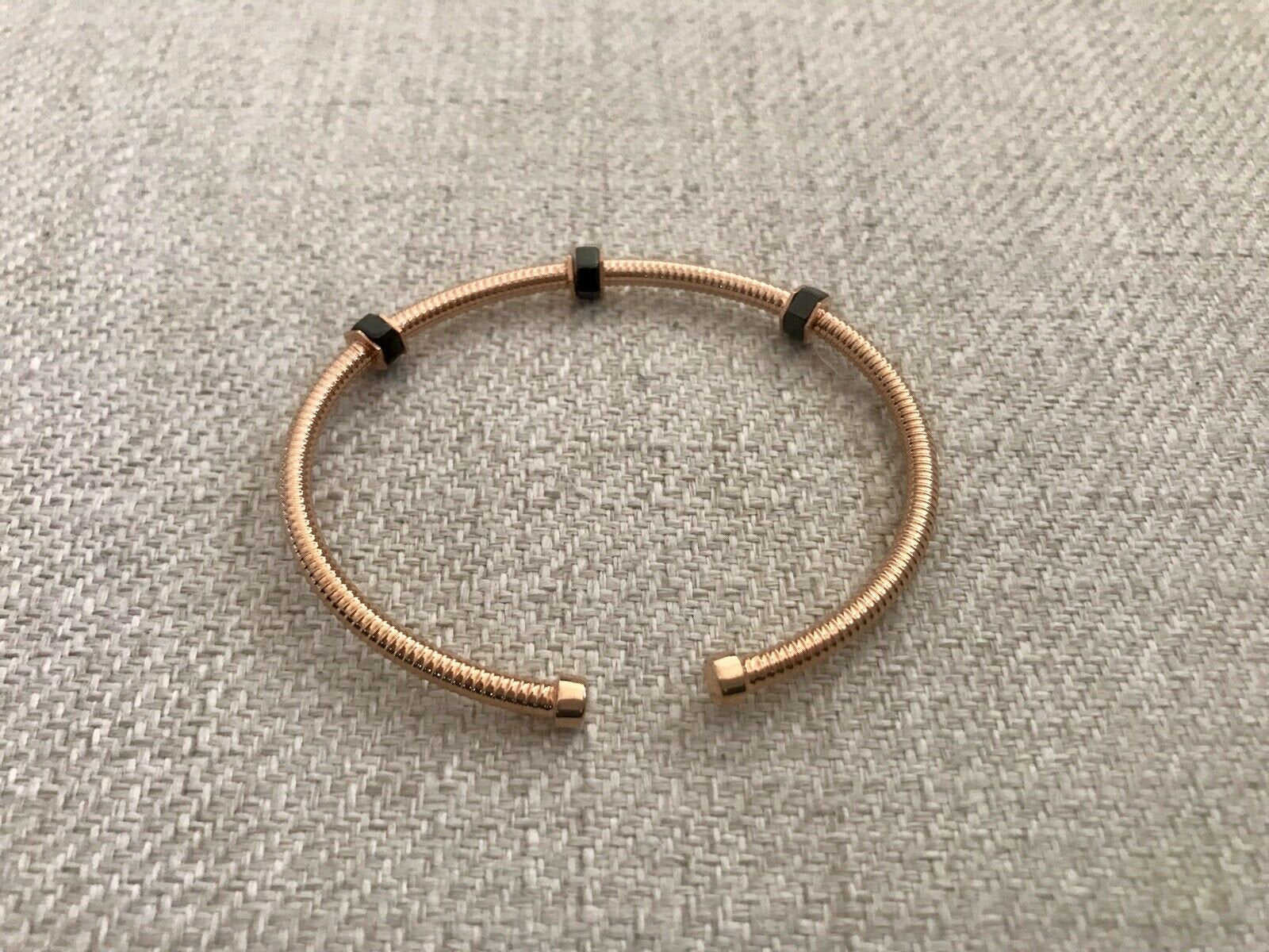 14K Pretty Rose Gold Small Hammered Cuff Bracelet With Onyx Bolts 6.3 Grams