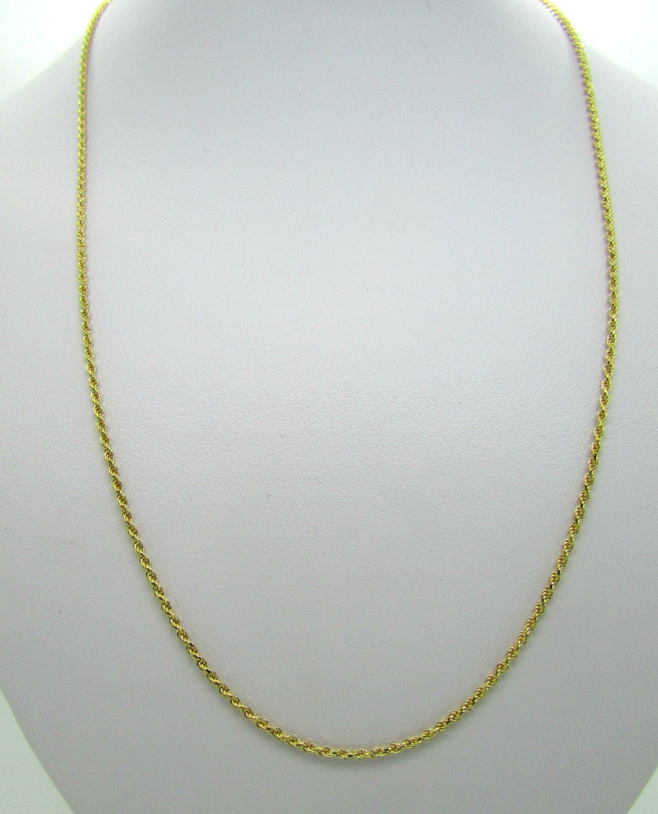 14K Yellow Gold Rope Chain 16 Inches 2.5 Grams Made In Italy.